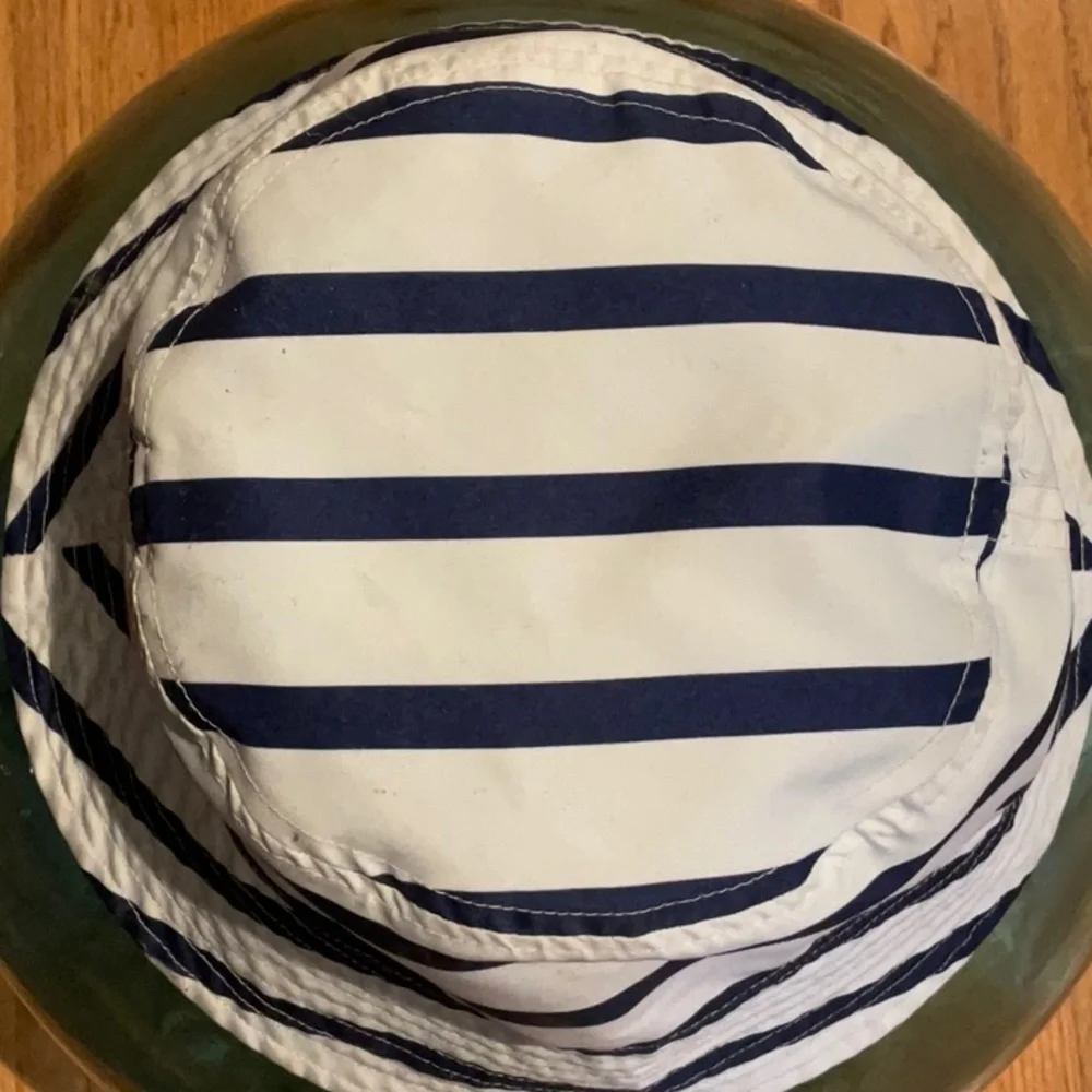 Hanna Andersson - Toddler’s Sun Bucket Hat - Reversible - White/Blue